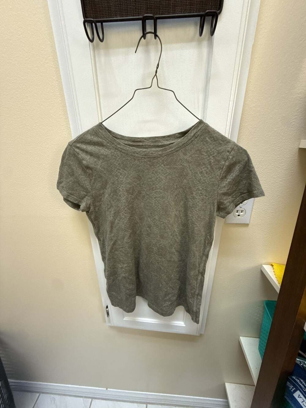 Athleta Organic Daily Crew Neck Short Sleeve T-Shirt in Olive Green Snake Skin